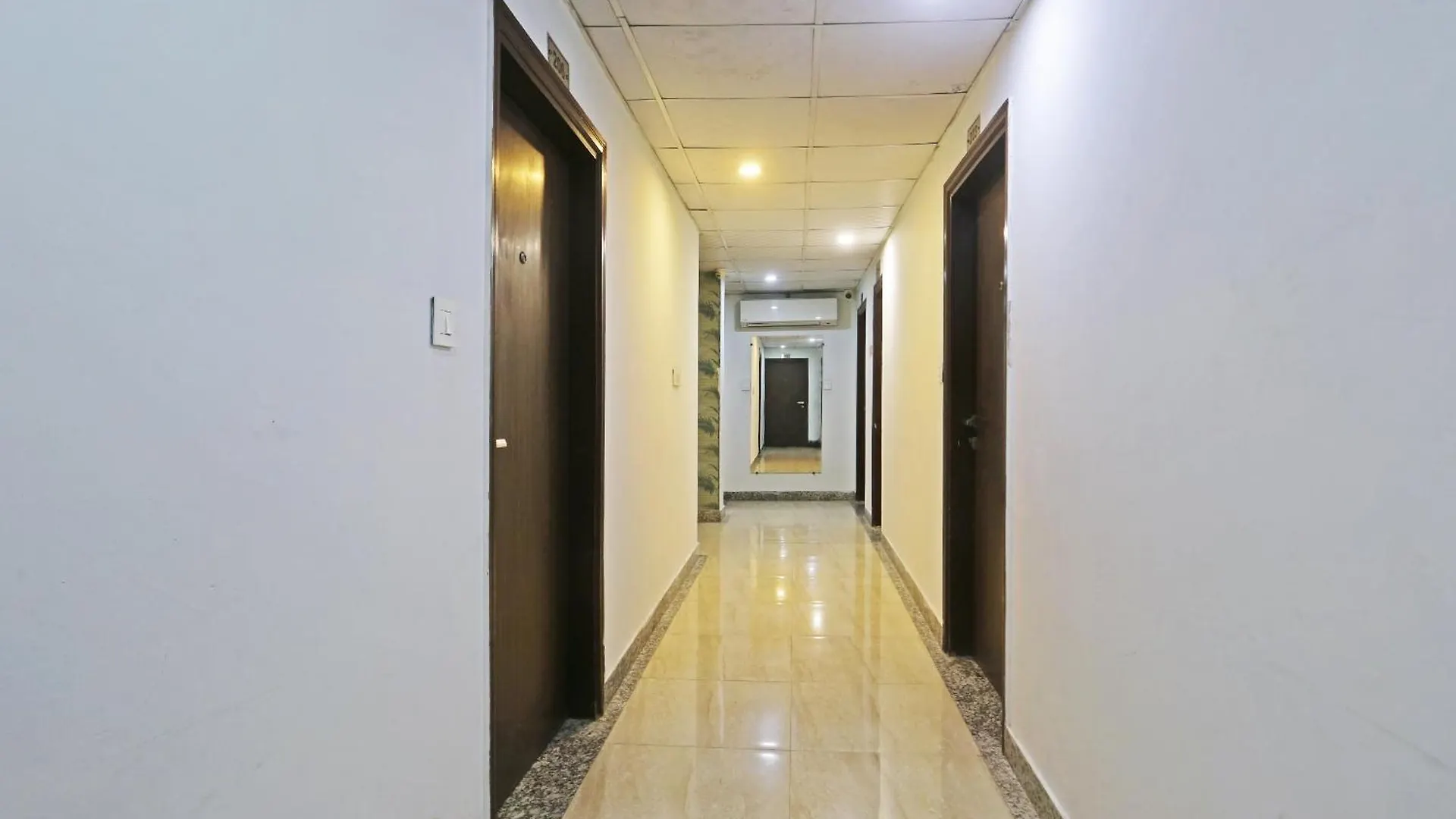 Hotel Aerostar Gold - Opposite Max Healthcare Delhi
