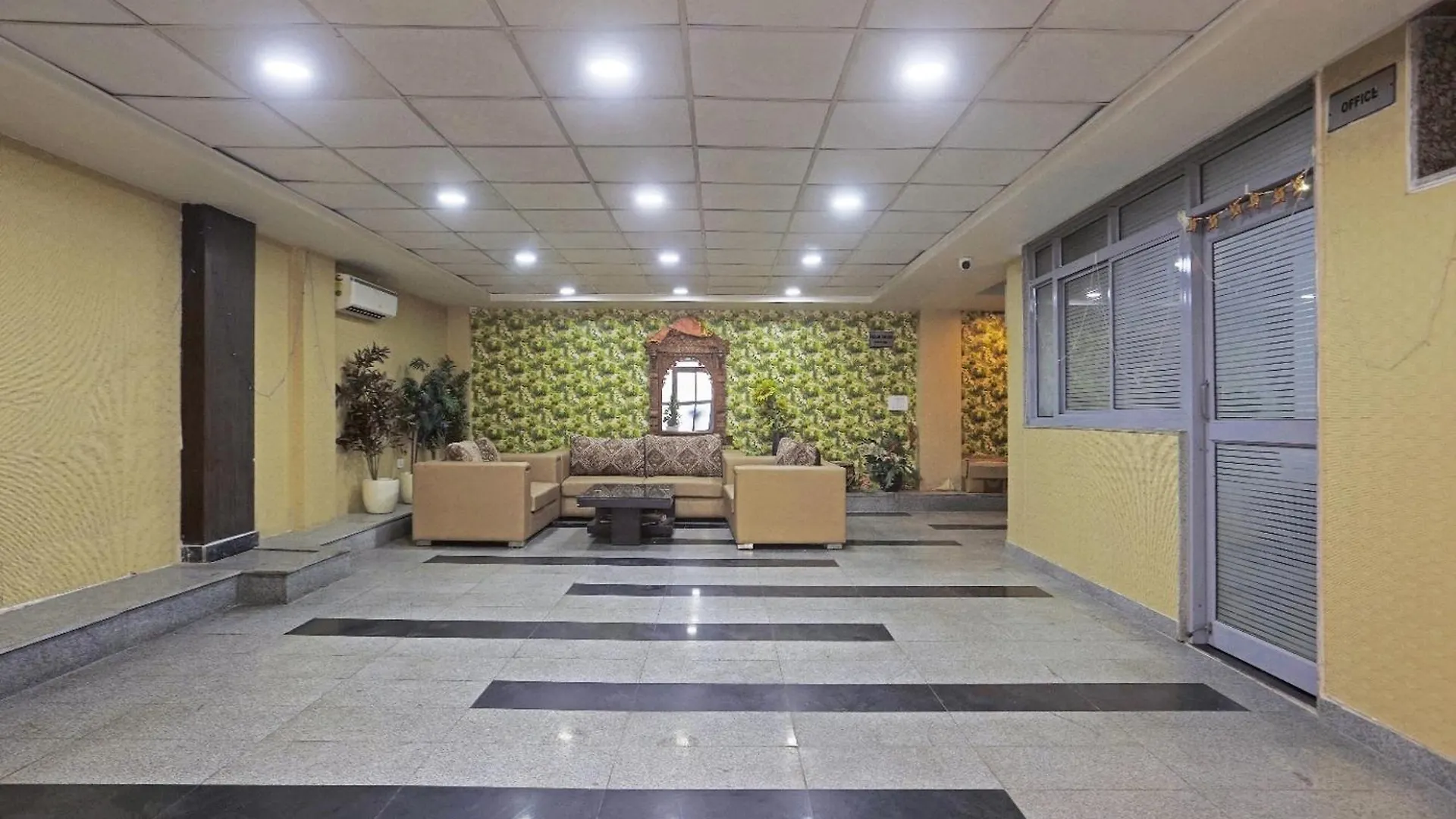 Hotel Aerostar Gold - Opposite Max Healthcare Delhi  3*, Delhi (National Capital Territory of India)