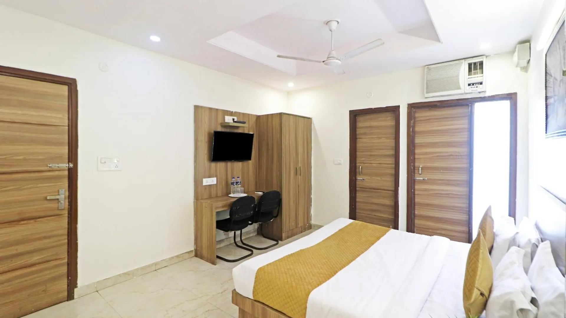 Hotel Aerostar Gold - Opposite Max Healthcare Delhi  3*, Delhi (National Capital Territory of India) India