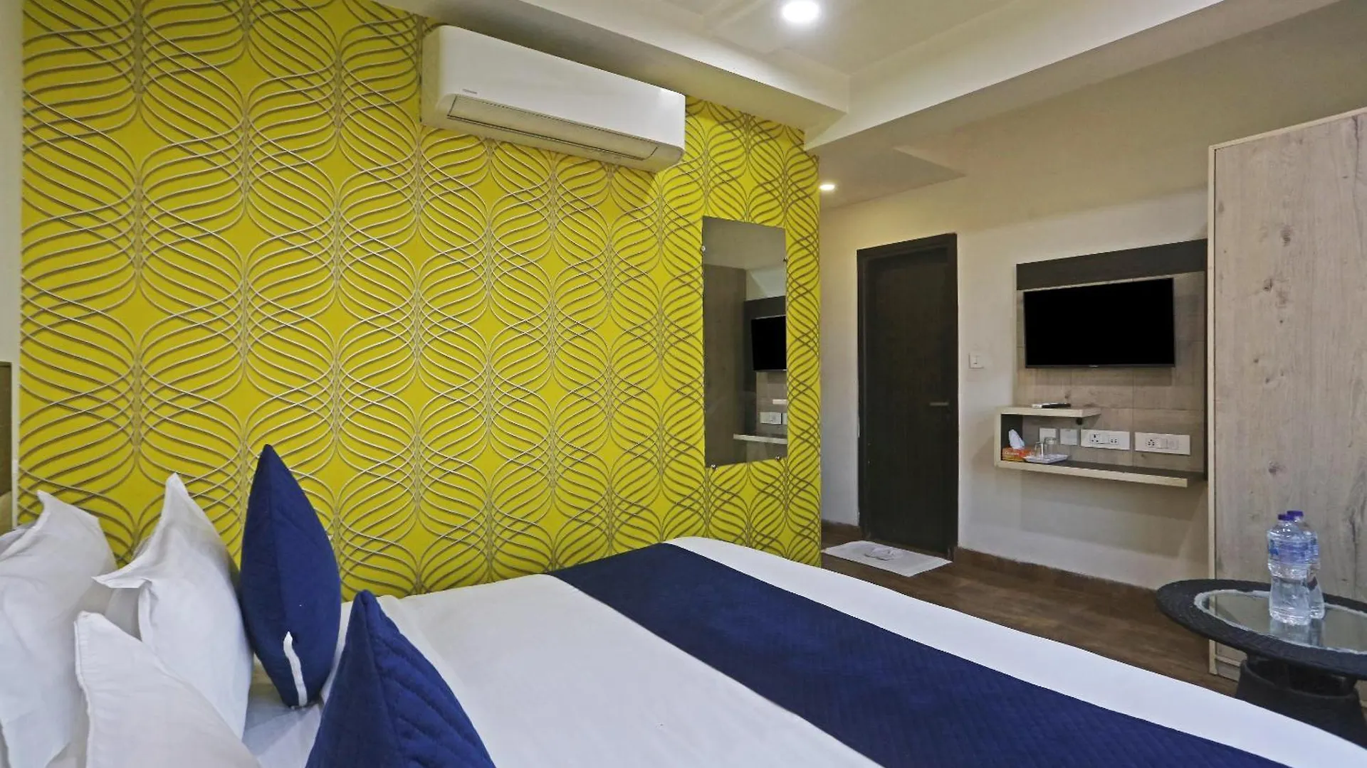 Hotel Aerostar Gold - Opposite Max Healthcare Delhi  India
